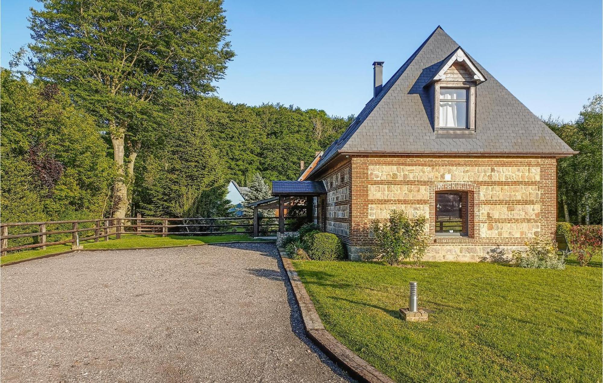 Stunning Home In Paluel With Wifi 外观 照片