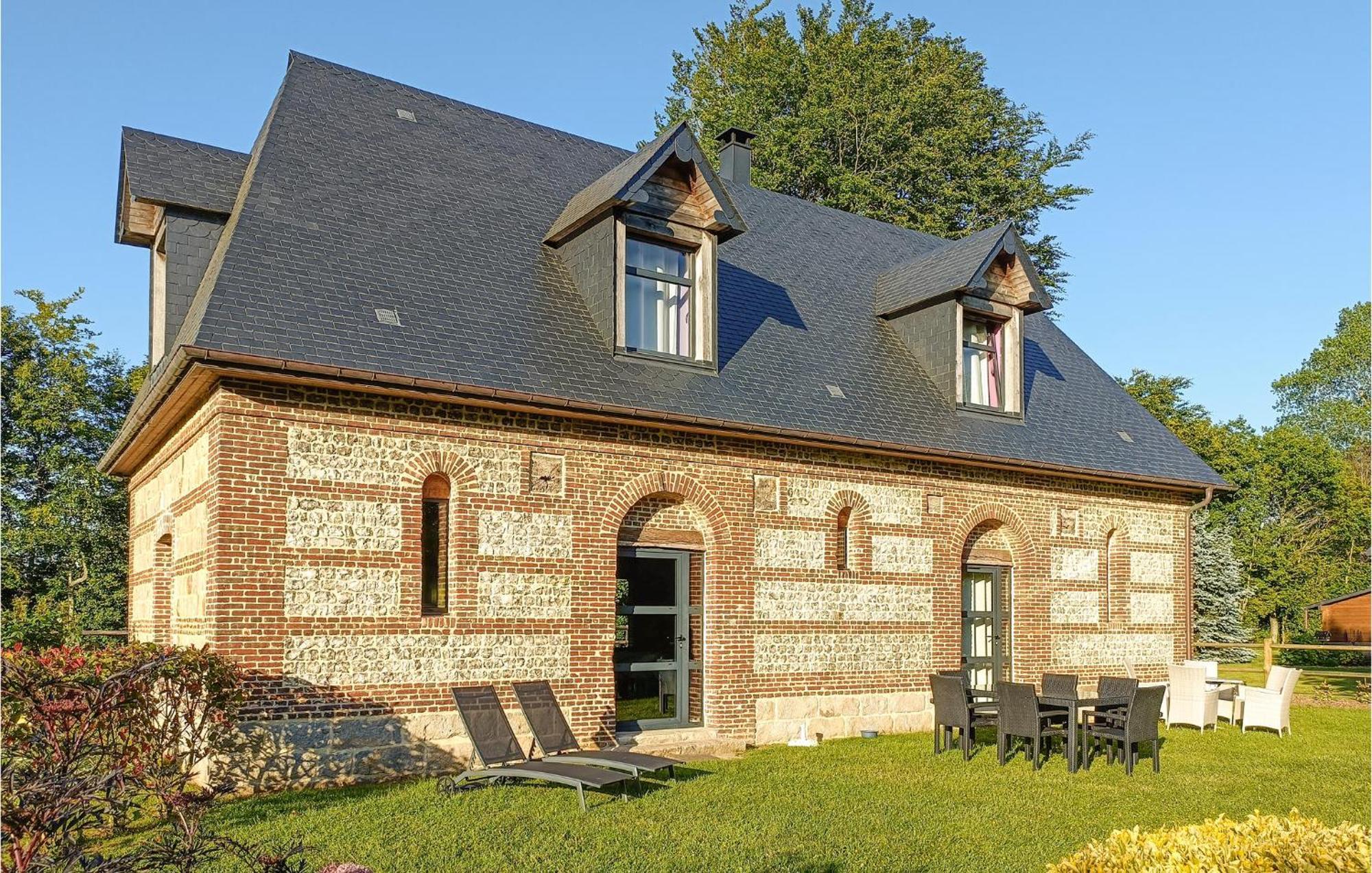 Stunning Home In Paluel With Wifi 外观 照片